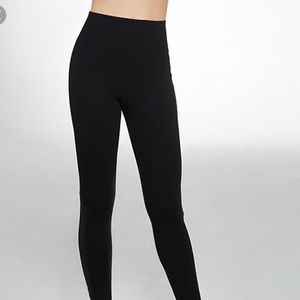 Spanks firm control ponte cropped leggings.